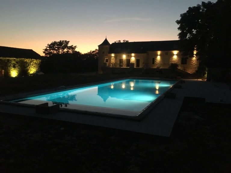 piscine Delmas dans un château